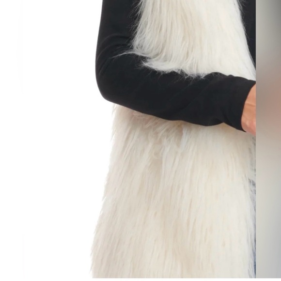 Faux Fur Vest in Cream - Picture 4 of 8